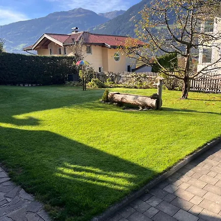 Haas 2 Im Zillertal - Alpenpanorama, Wohlfuehlkomfort & E-ladestation *